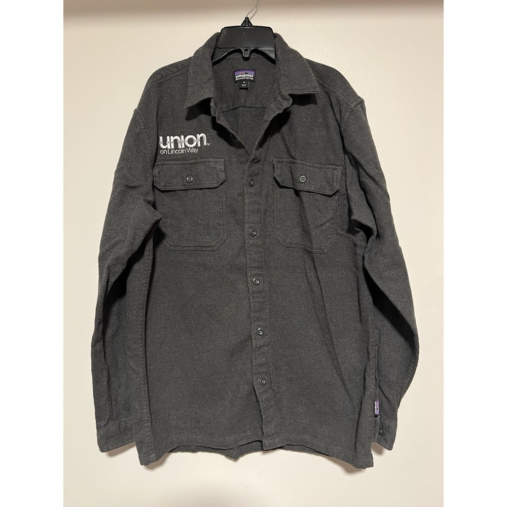 Patagonia Fjord Flannel Button Down Pocket Shirt Mens M Forge Grey Company Logo